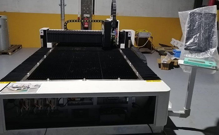 Fiber laser UN1530 1KW has arrived at customer’s workshop