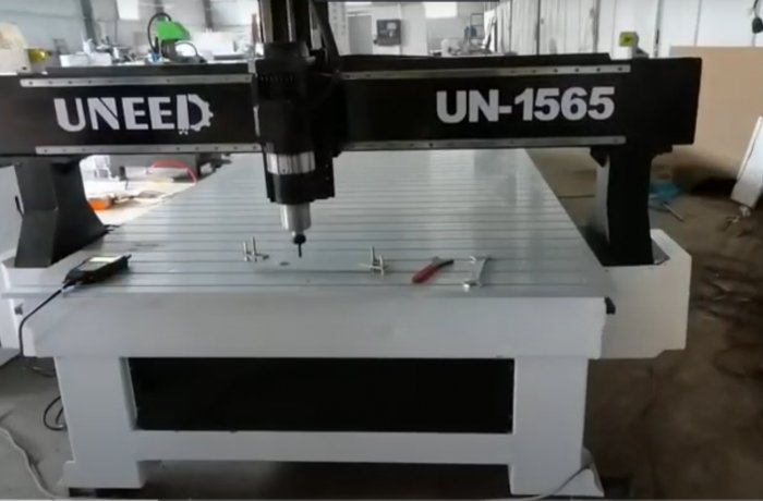 UN1565 CNC cutting aluminum